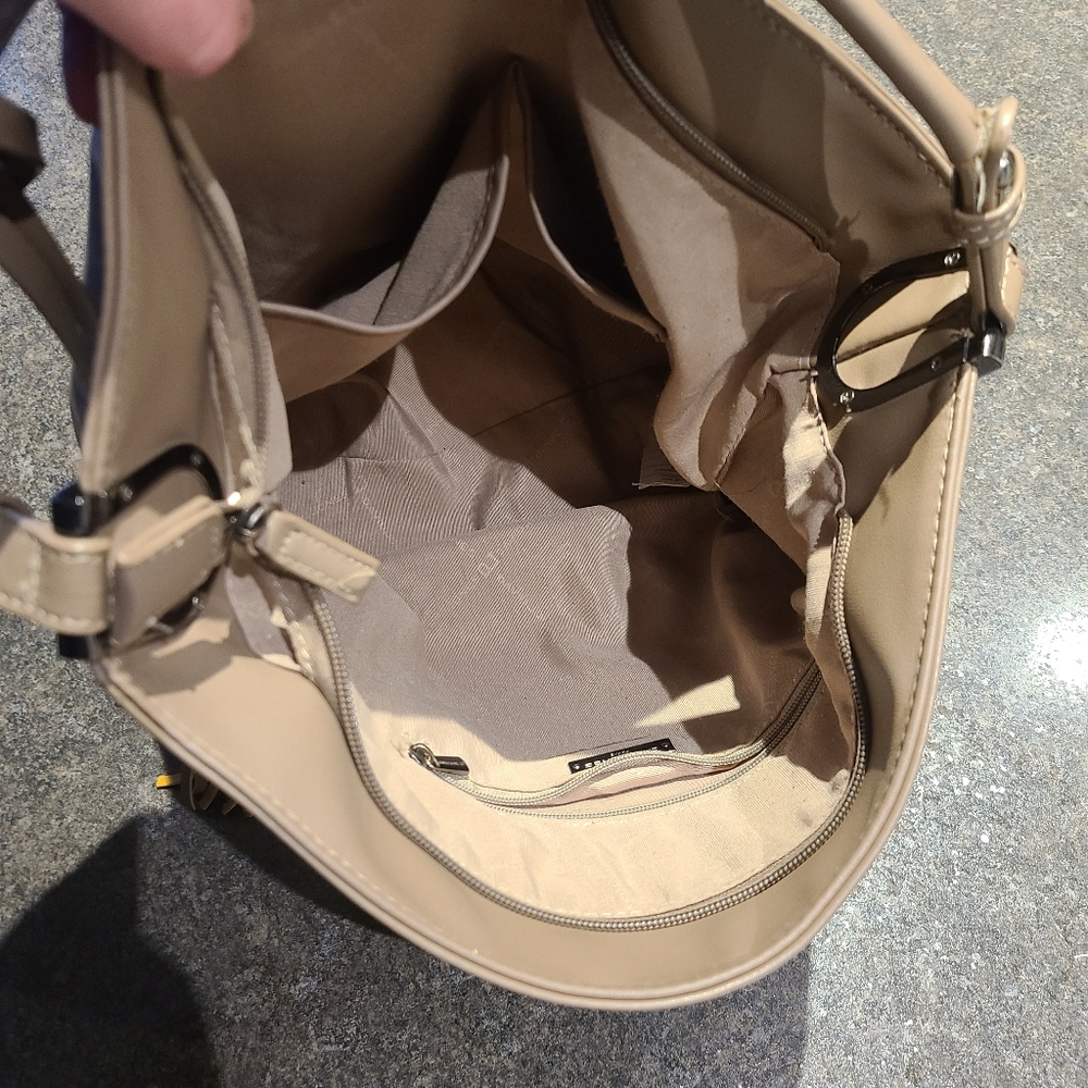 Purse - Picture 3 of 3